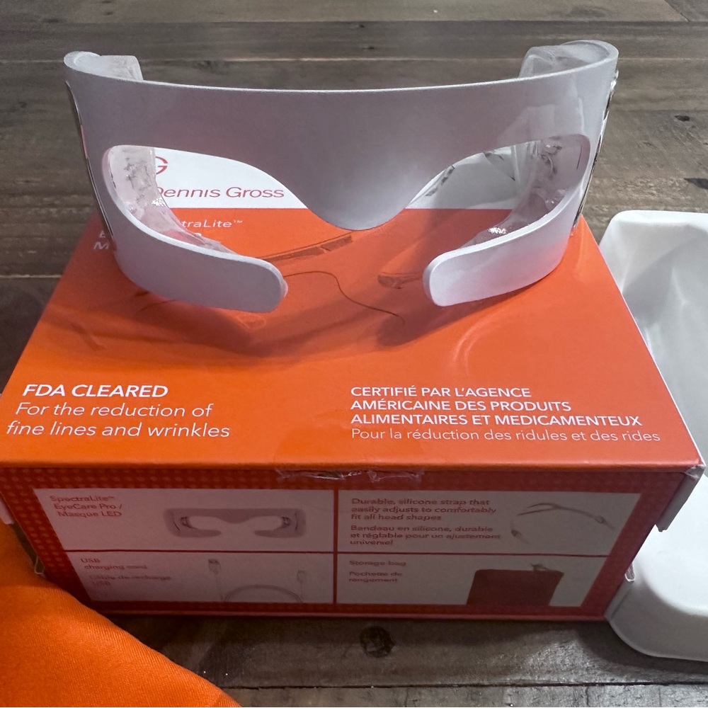 Dr. Dennis Gross Spectralite Eyecare Pro LED Masque FDA cleared